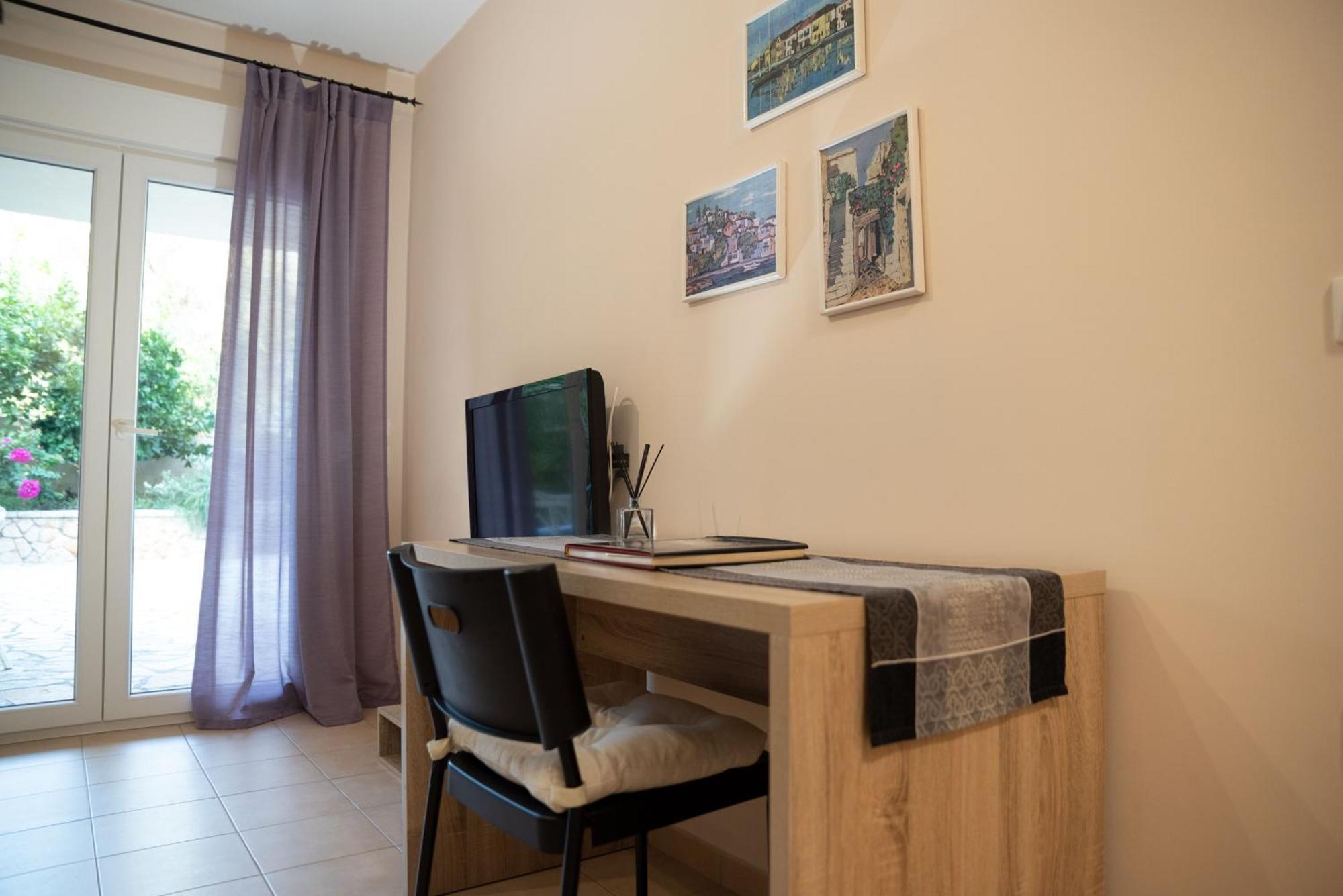 Solari Hill Maisonette Two Private Parking Alepou 外观 照片