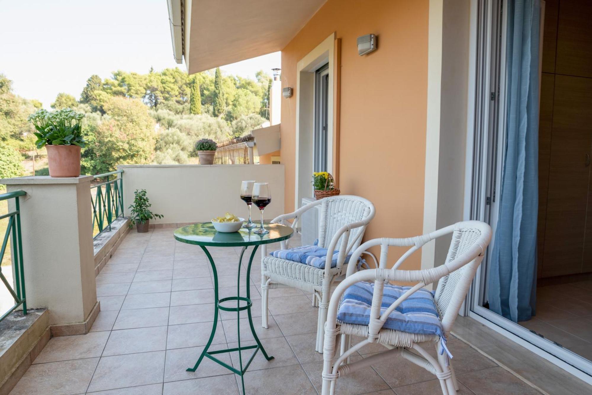 Solari Hill Maisonette Two Private Parking Alepou 外观 照片